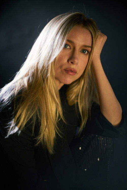 Amanda Drexton as James