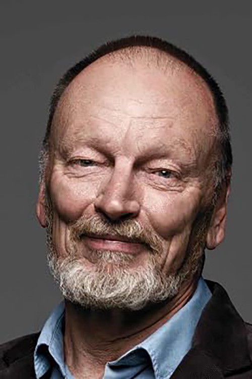 John Bell as Peter Reeves