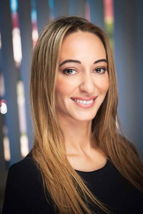 Maria Tevelis as Mara Nov