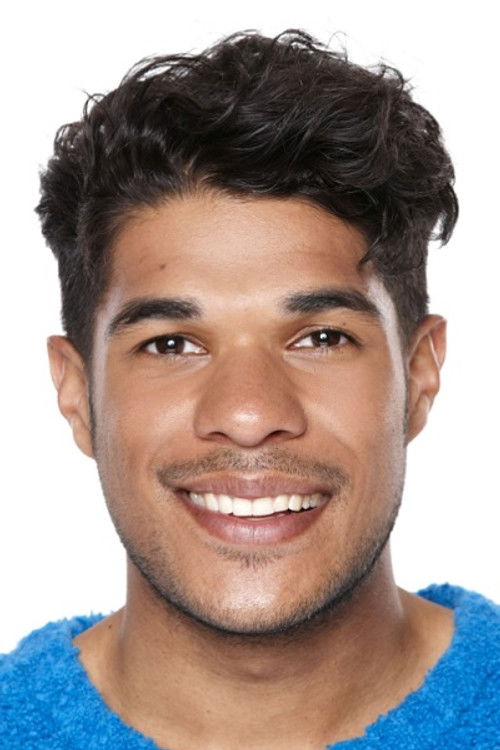 Maurice Lede as Presentator