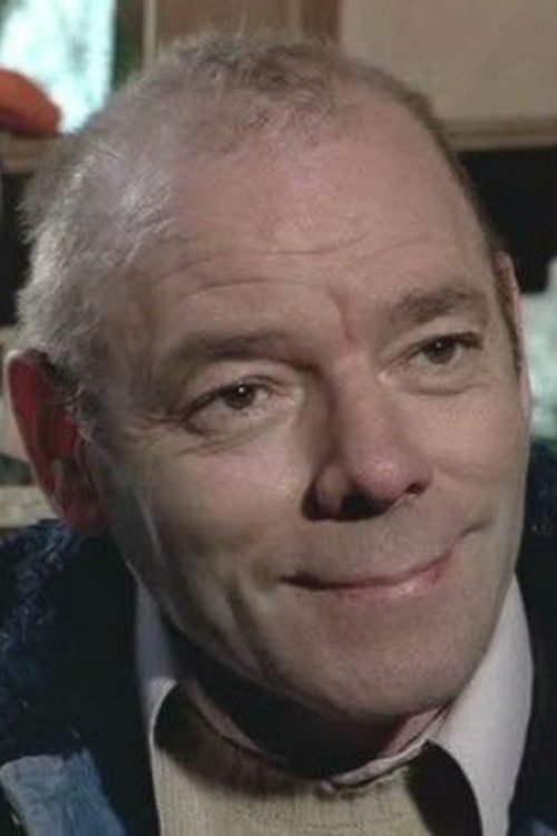 Dominique Zardi as Le Deuxième Pompiste (uncredited)