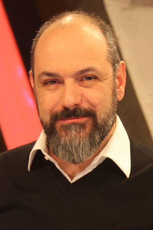 Erdem Uygan as Doktor