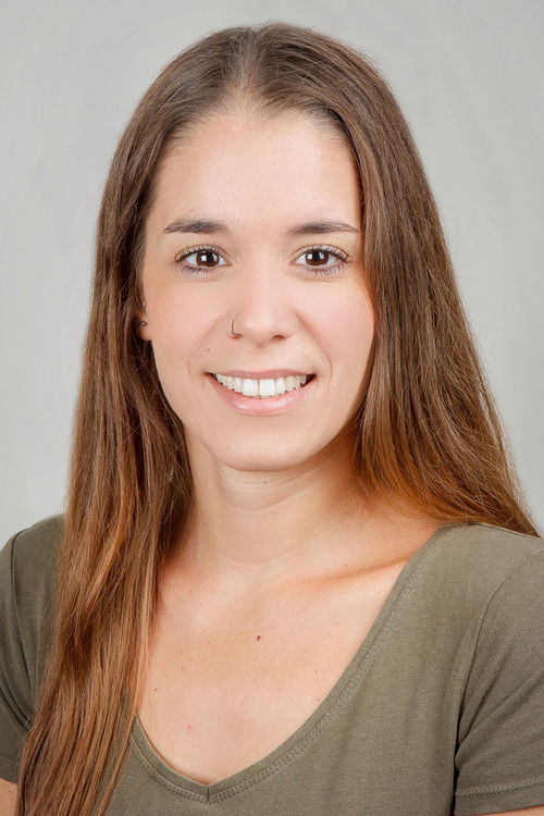 Cyntia Suano as Saray