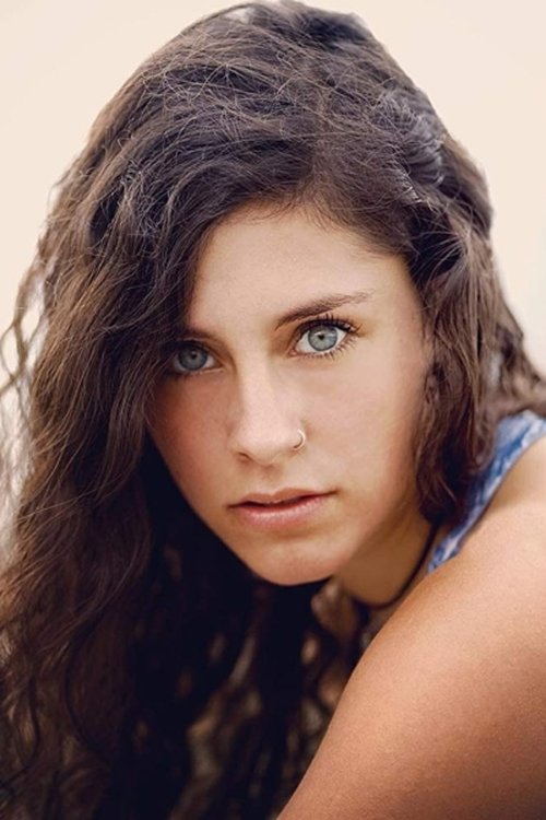 Hannah Kleeman as Carrie