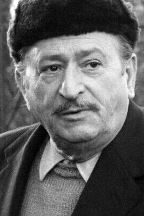 Bernard Charlan as Un pêcheur de Loisy