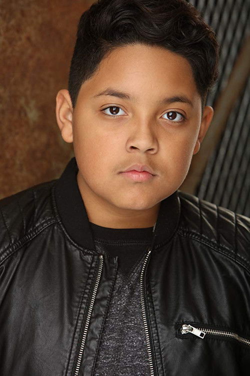 Mauricio Lara as Simon