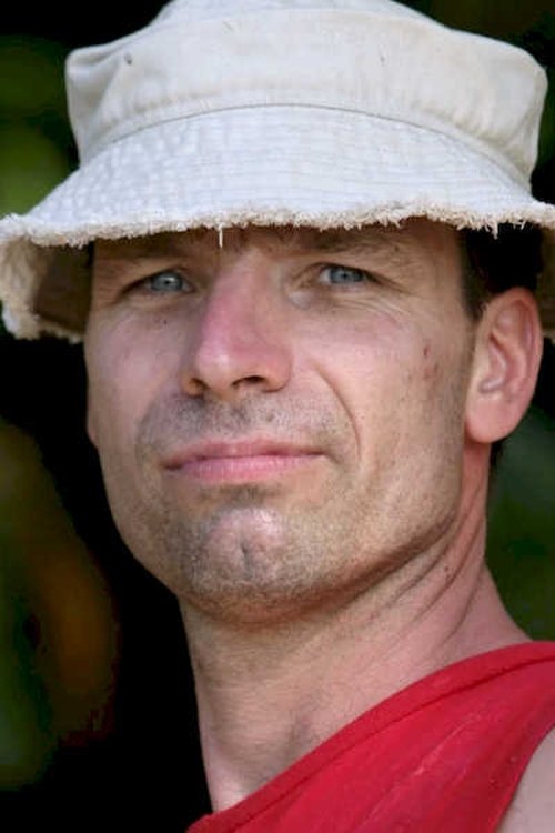 Philippe Bordier as Young Man at Café des Poètes (uncredited)