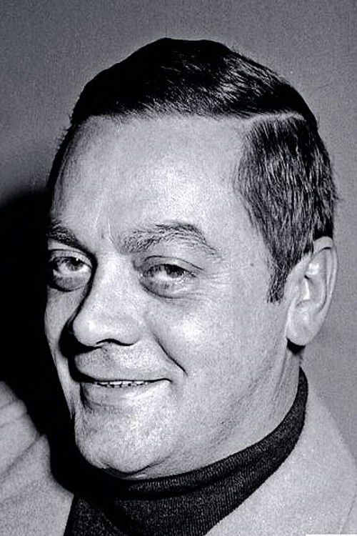 Friedrich Schütter as Polizist