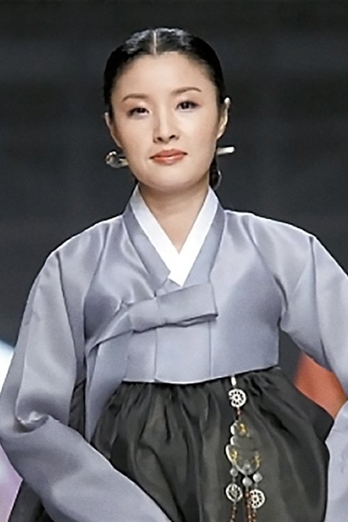 Oh Jung-hae as Lee Yong-soon