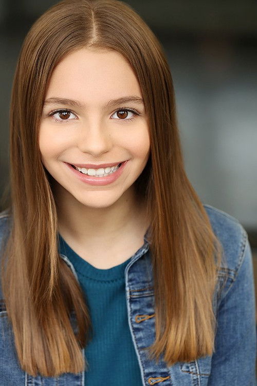 Chloe Schueller as Chloe