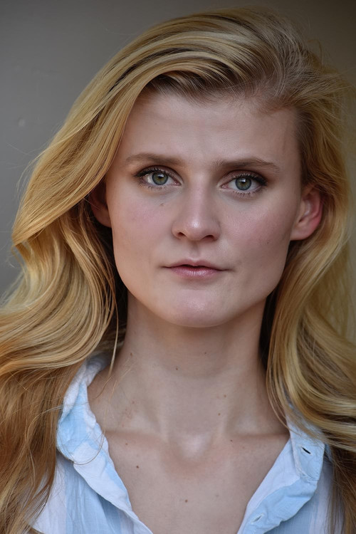 Ellie Duebner as Johanna