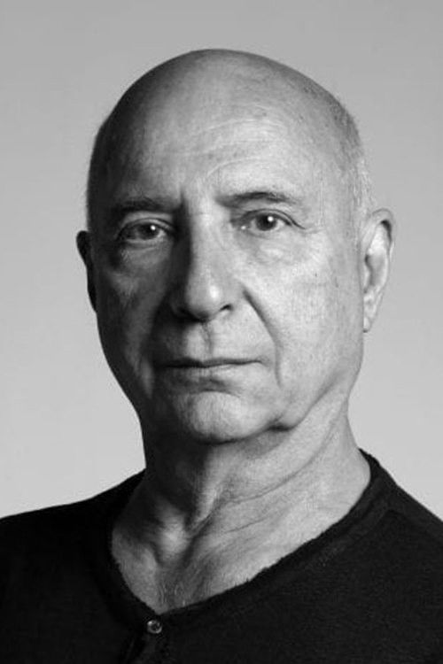 Azari Plisetski as Romeo