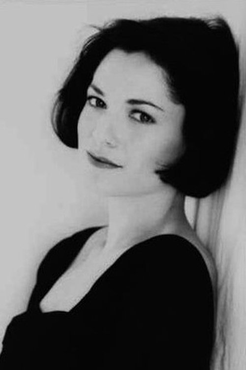 Nadine Van der Velde as Reggie Tweed