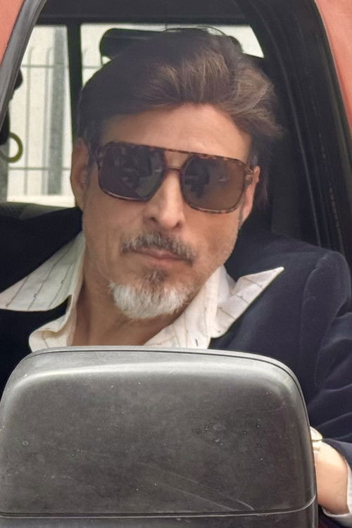 Jorge Denegri as Profesor Romero