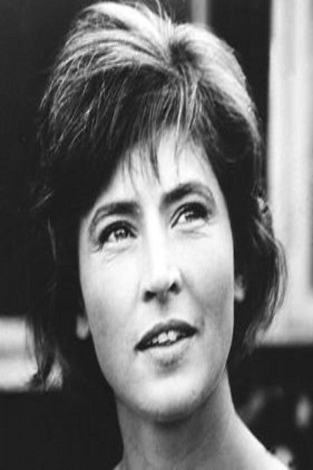 Bente Dessau as Eva Martens