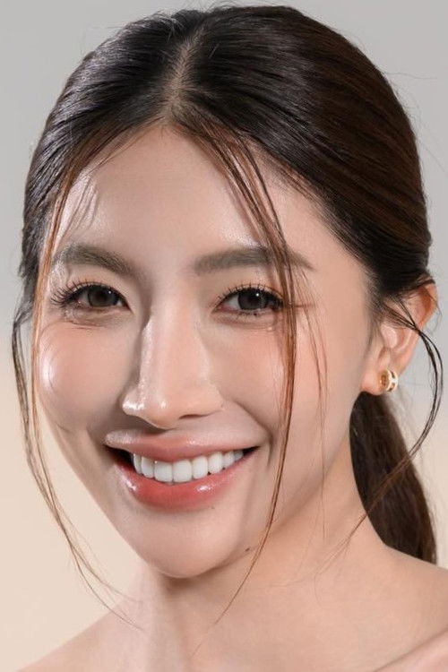 Sasi Ngiunwan as Vivi