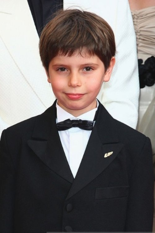 Tom Trouffier as Tuch (voice)