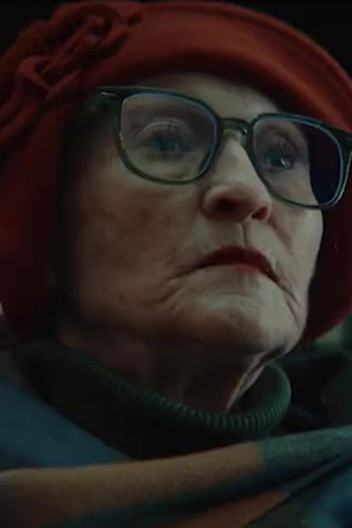 Marina Bauer as Бабуля