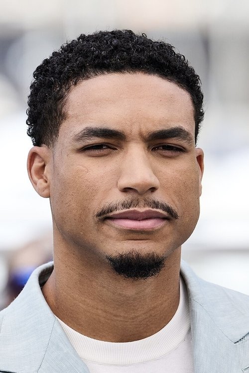 Greg Tarzan Davis as Lt. Javy 'Coyote' Machado