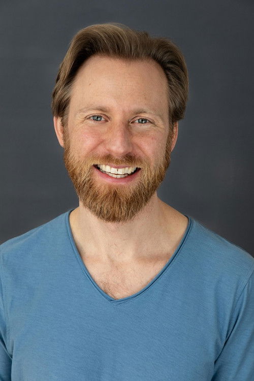 Philipp Kleinfelder as Ahren