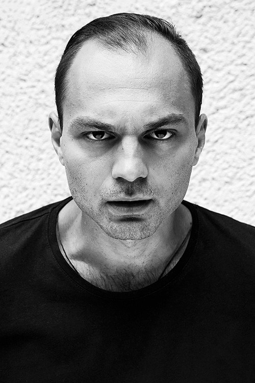 Božidar Kocevski as Robert Selchow