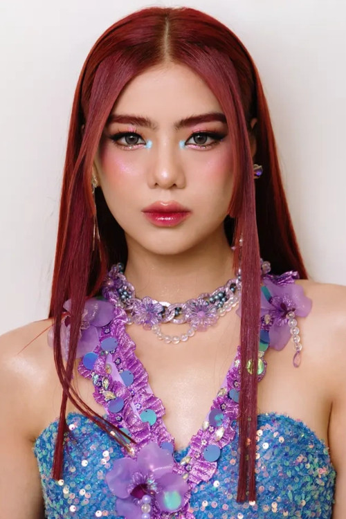 Mikha Lim as Elle Luna