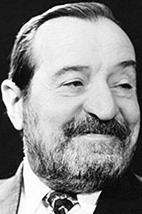 Bukhuti Zakariadze as Stalin