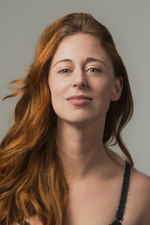 Jamie Petitto as Dina Moore