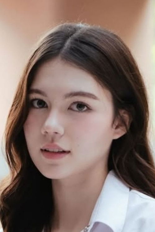 Kate Katie Mcentee as Kes