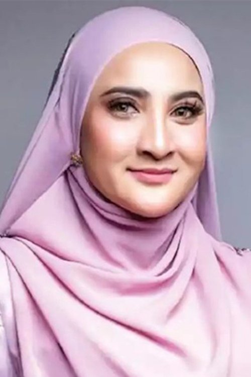 Azza Elite as Kak Esah