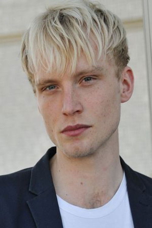 Anton Nürnberg as Mike