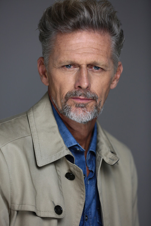 Ricardo Herriot as Ezequiel