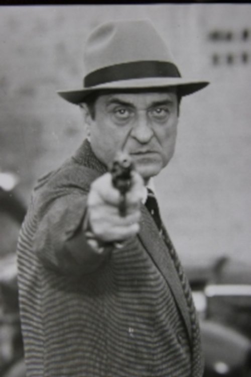 Alexandru Dobrescu as Sandu