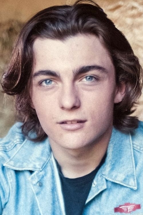 Marco Luraschi as Ethan