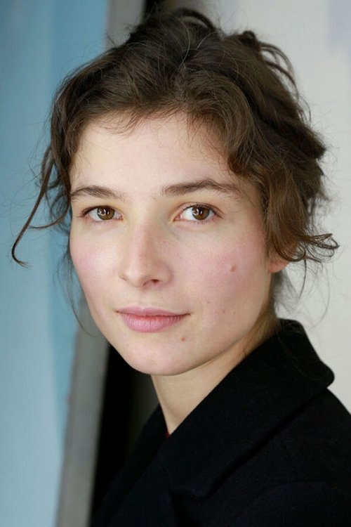 Hannah Schutsch as Carla