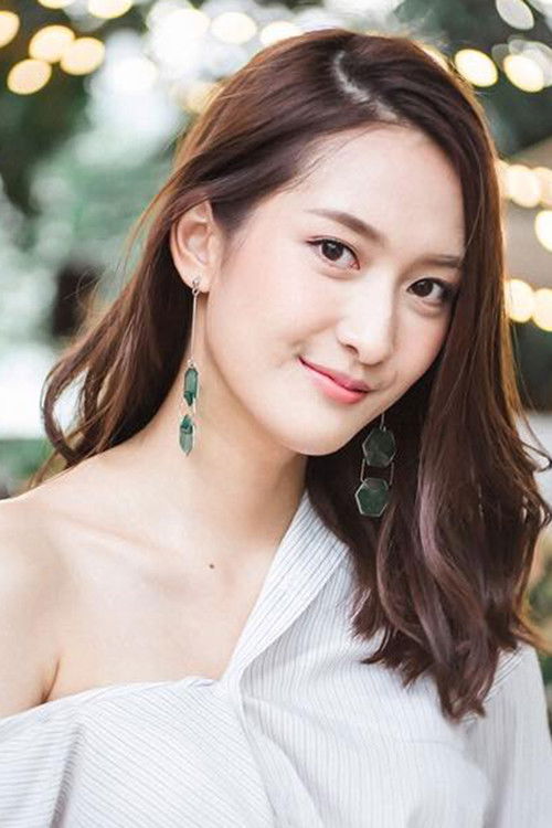 Sandy Chalida Klampan as Rosakun / "Roth"