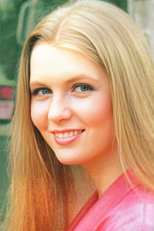 Anastasiya Nemolyaeva as A little Sebejkina