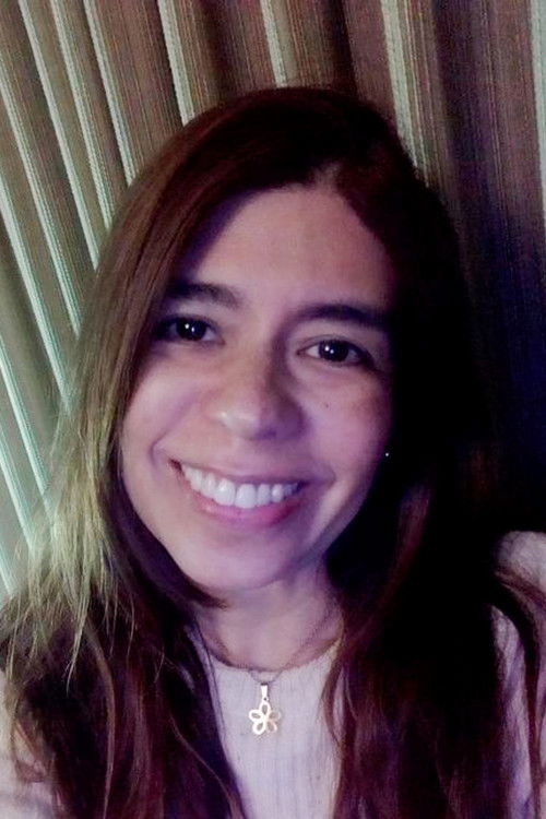 Claudia Cánepa Matos as Roxana