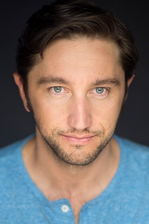 Troy Larkin as Cec Kennett