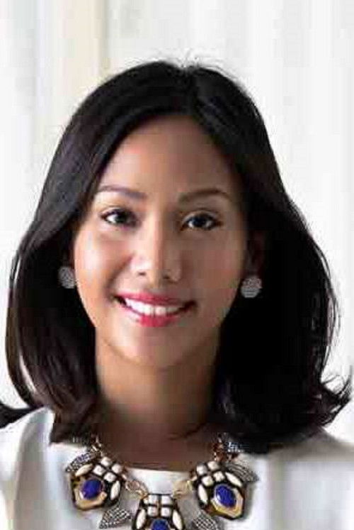 Tengku Azura as Mek Yah