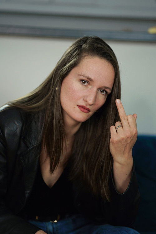 Johannie Fort as Jeanne