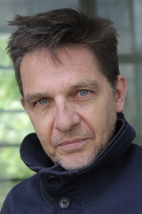 Kester Lovelace as Tom