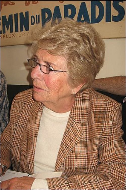 Paule Emanuele as Odile