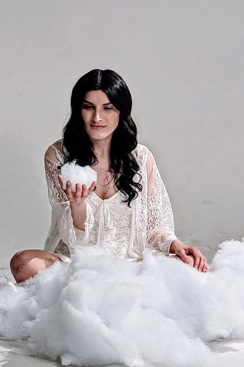 Lolo Prevatali as Kitty