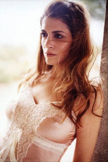 Tara Mercurio as Ellie Mitchel