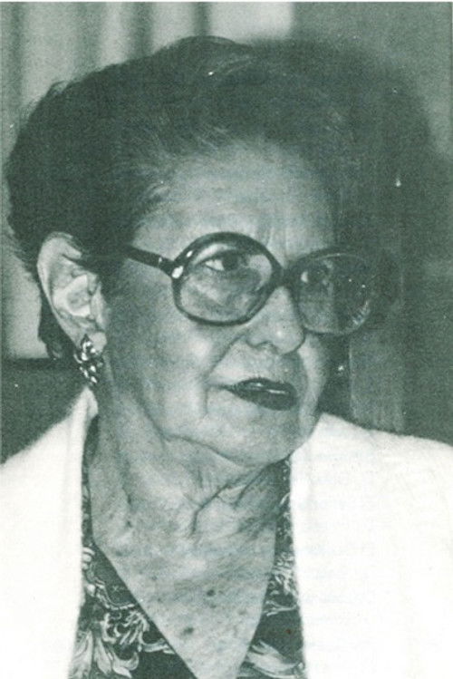 Gloria Schoemann as María Luisa