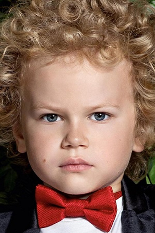 Andrey Titchenko as Valery Popenchenko in childhood