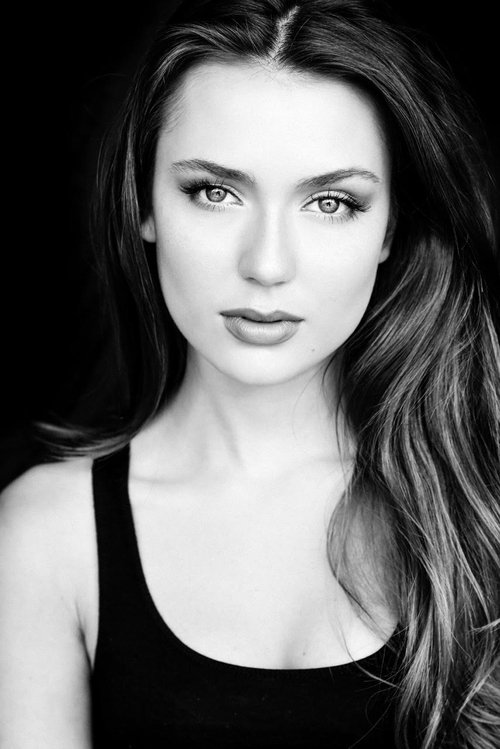 Chloe Babcook as Allie