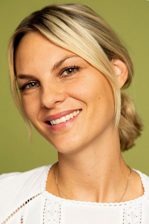 Austa Lea Jespersen as Olivia