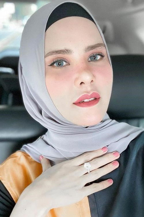 Angel Lelga as (as Angeliq)